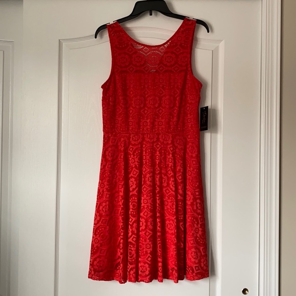 Thalia Sodi Dresses & Skirts - Lace sleeveless dress